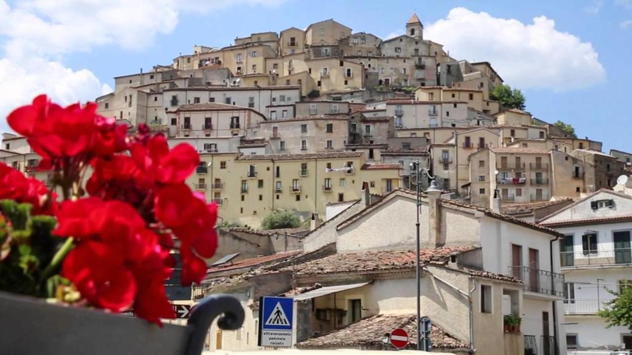 Cosy Apartment In Calvello, 45 Sqm With Included Parking Exterior foto